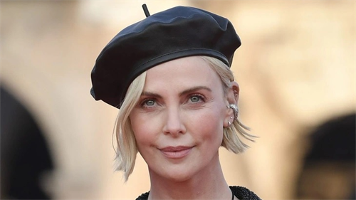 Charlize Theron và nỗi ám ảnh tăng hơn 20kg cho vai diễn